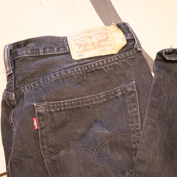 Levi 501 Black denim Jeans 36 x 34 pants Levis - Picture 2 of 8